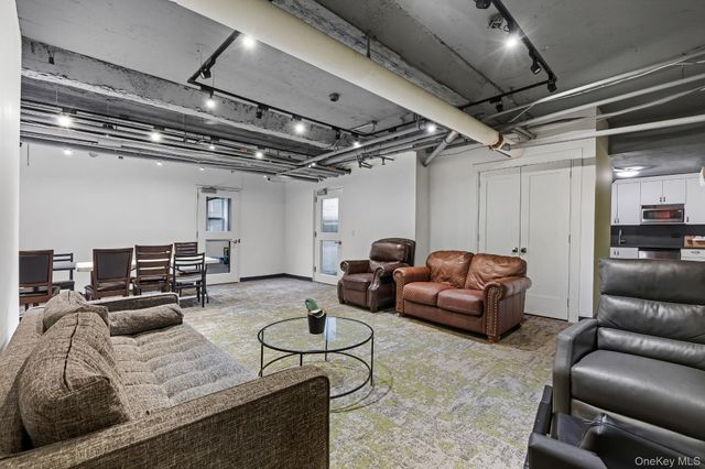 148-09 Northern Boulevard 3B, Flushing, NY 11354