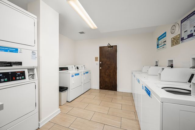 5506 Lincoln Avenue 122, Morton Grove, IL 60053