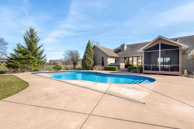 2776 W Hogan Avenue, La Porte, IN 46350