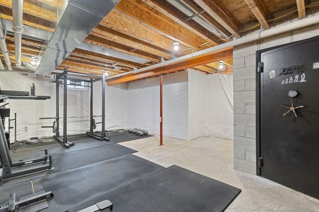 2776 W Hogan Avenue, La Porte, IN 46350