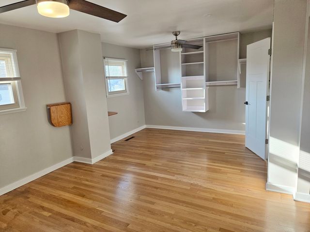 15251 Colina Avenue, Oak Forest, IL 60452