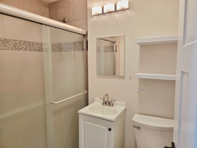 15251 Colina Avenue, Oak Forest, IL 60452