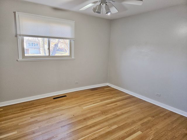 15251 Colina Avenue, Oak Forest, IL 60452