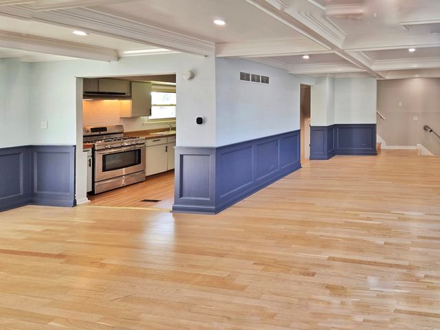 15251 Colina Avenue, Oak Forest, IL 60452