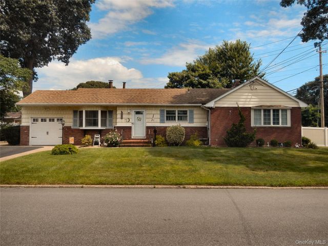 1005 Thompson Drive, Bay Shore, NY 11706
