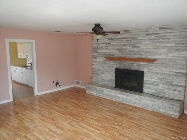 1005 Thompson Drive, Bay Shore, NY 11706