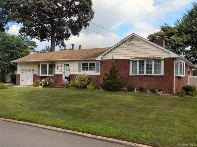 1005 Thompson Drive, Bay Shore, NY 11706