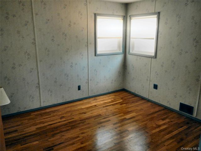 1005 Thompson Drive, Bay Shore, NY 11706