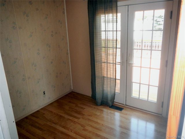 1005 Thompson Drive, Bay Shore, NY 11706