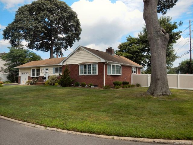 1005 Thompson Drive, Bay Shore, NY 11706