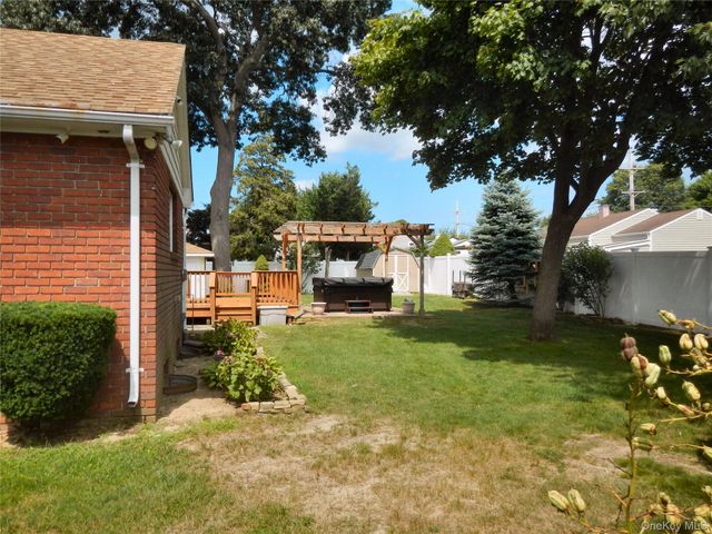 1005 Thompson Drive, Bay Shore, NY 11706