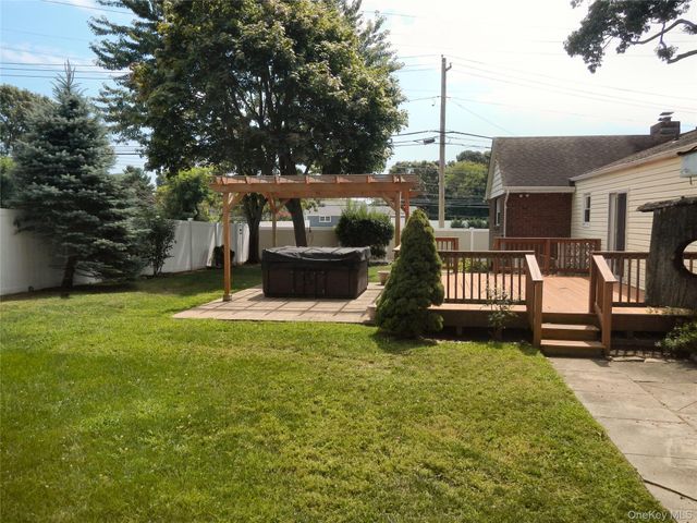 1005 Thompson Drive, Bay Shore, NY 11706