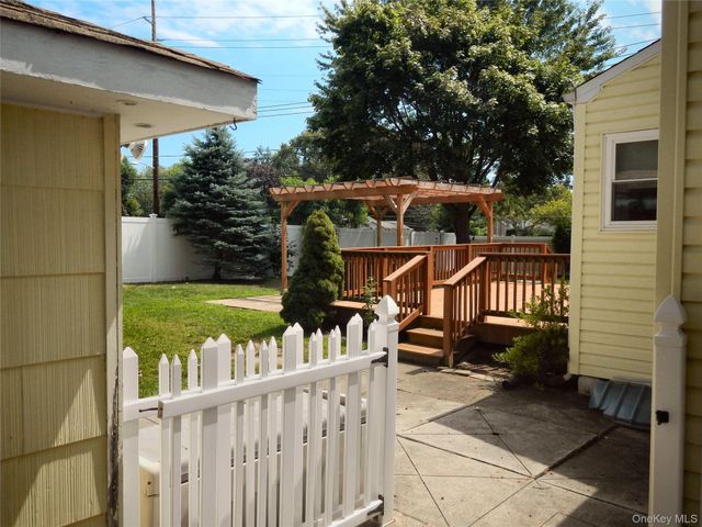 1005 Thompson Drive, Bay Shore, NY 11706