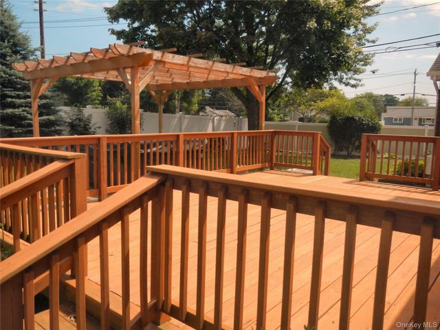 1005 Thompson Drive, Bay Shore, NY 11706