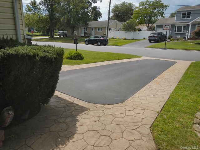 1005 Thompson Drive, Bay Shore, NY 11706