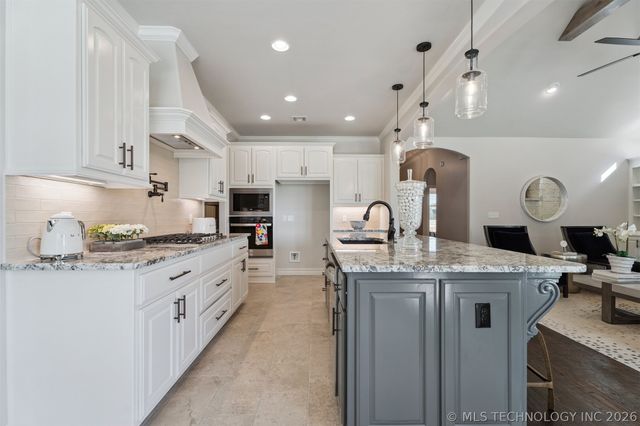 2705 W Twin Oaks Street, Broken Arrow, OK 74012