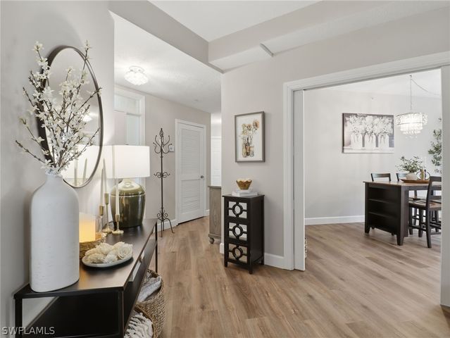 88 Silver Oaks CIR 4-101, Naples, FL 34119