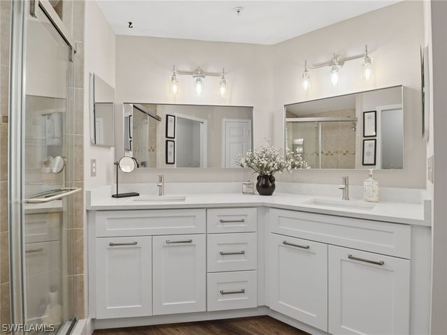 88 Silver Oaks CIR 4-101, Naples, FL 34119