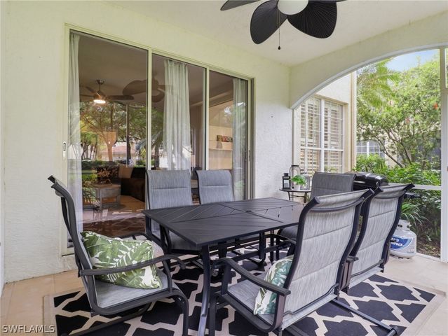 88 Silver Oaks CIR 4-101, Naples, FL 34119