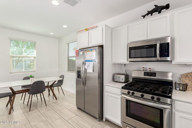 9004 W SOLANO Drive, Glendale, AZ 85305