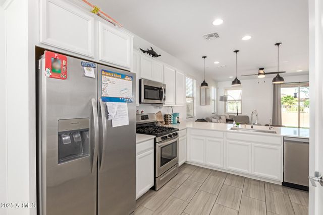 9004 W SOLANO Drive, Glendale, AZ 85305