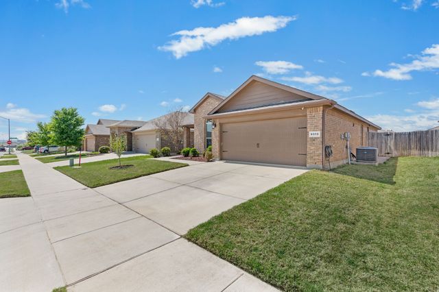 9313 Herringbone Drive, Fort Worth, TX 76131