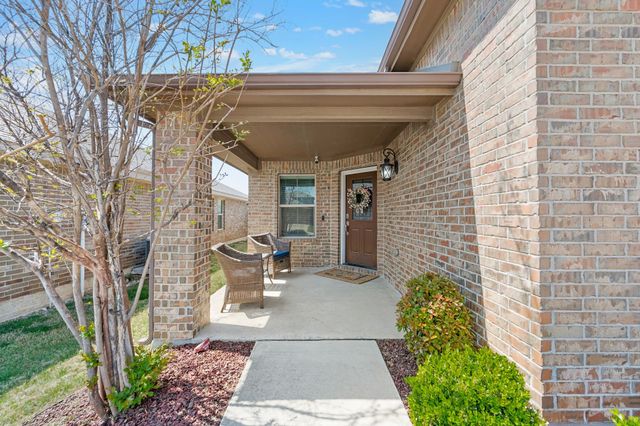 9313 Herringbone Drive, Fort Worth, TX 76131