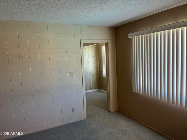 2635 W Rose Lane B-215, Phoenix, AZ 85017