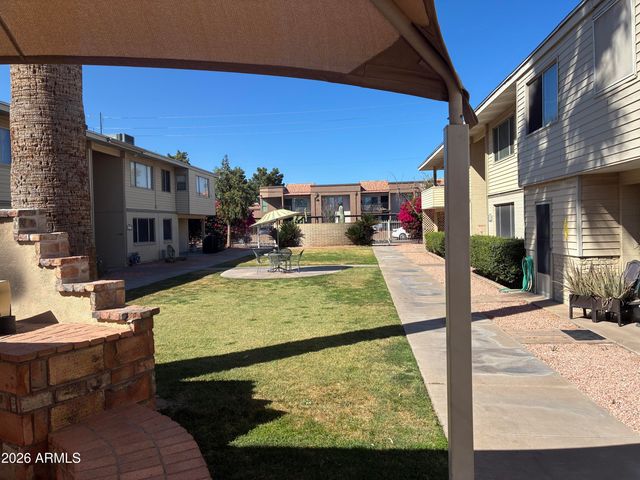 2635 W Rose Lane B-215, Phoenix, AZ 85017