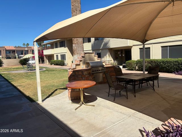2635 W Rose Lane B-215, Phoenix, AZ 85017