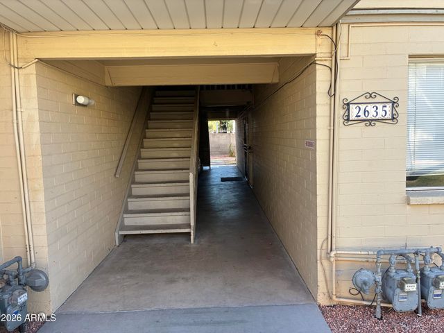 2635 W Rose Lane B-215, Phoenix, AZ 85017