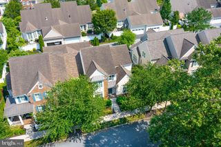 1453 GRASSY WAY, Lancaster, PA 17601