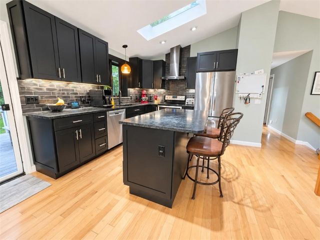 28 Hartford Pike, Foster, RI 02825