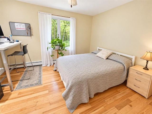 28 Hartford Pike, Foster, RI 02825