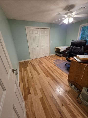 28 Hartford Pike, Foster, RI 02825