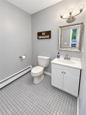 28 Hartford Pike, Foster, RI 02825