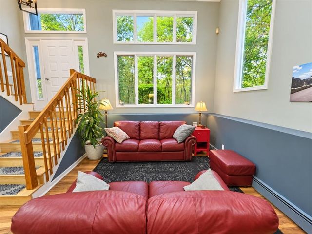 28 Hartford Pike, Foster, RI 02825