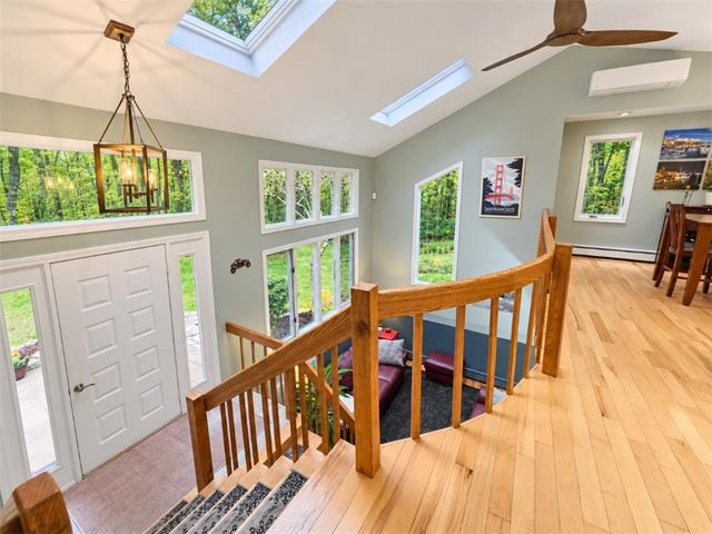 28 Hartford Pike, Foster, RI 02825