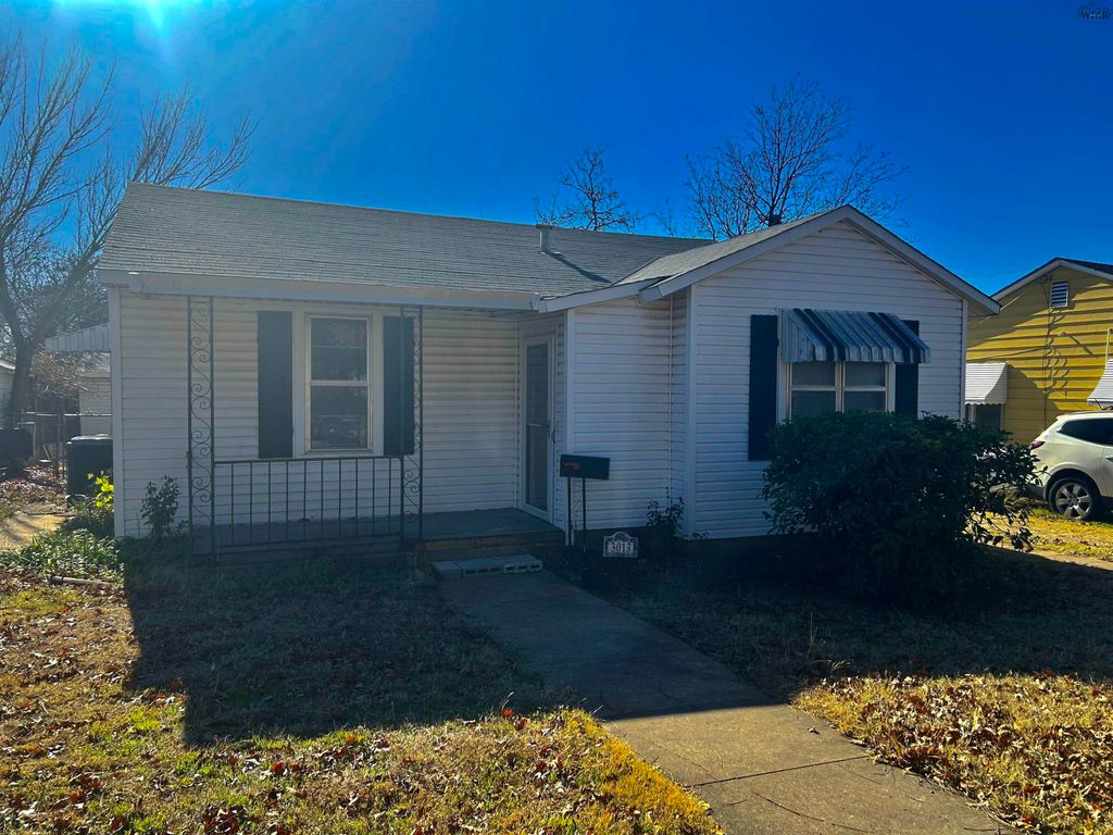 3013 AVENUE Q, Wichita Falls, TX 73609