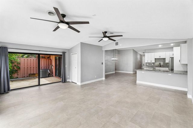 120 Mayfair Lane, Boynton Beach, FL 33426