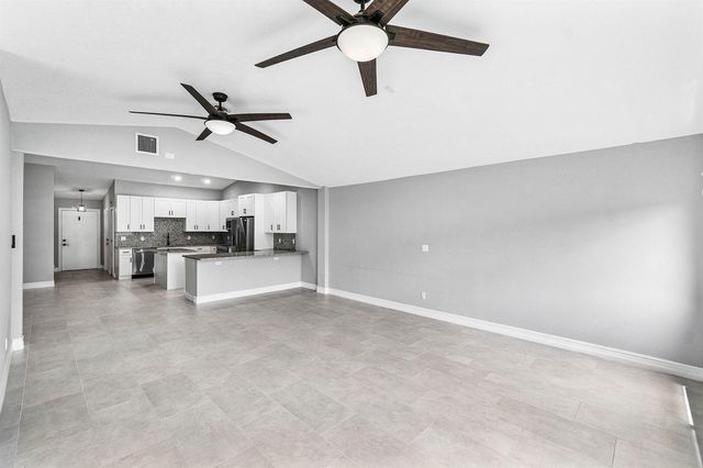 120 Mayfair Lane, Boynton Beach, FL 33426