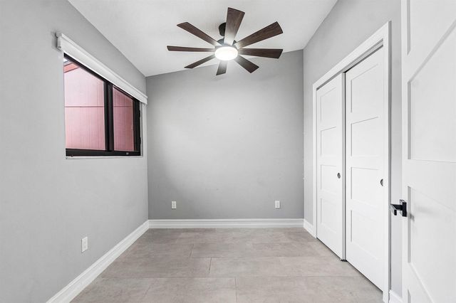 120 Mayfair Lane, Boynton Beach, FL 33426