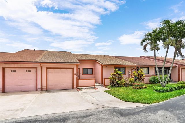 120 Mayfair Lane, Boynton Beach, FL 33426