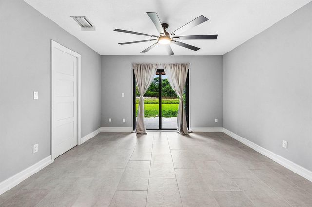 120 Mayfair Lane, Boynton Beach, FL 33426
