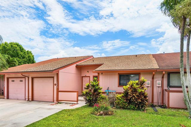 120 Mayfair Lane, Boynton Beach, FL 33426