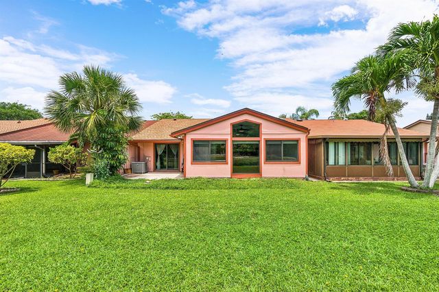 120 Mayfair Lane, Boynton Beach, FL 33426