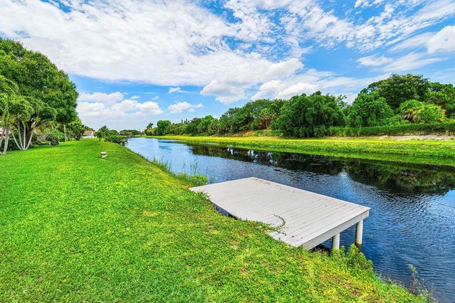 120 Mayfair Lane, Boynton Beach, FL 33426