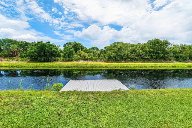 120 Mayfair Lane, Boynton Beach, FL 33426