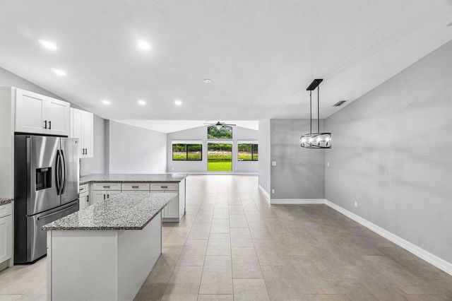 120 Mayfair Lane, Boynton Beach, FL 33426