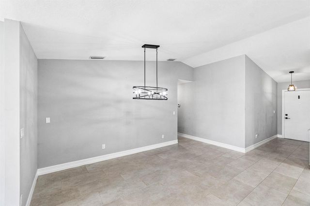 120 Mayfair Lane, Boynton Beach, FL 33426